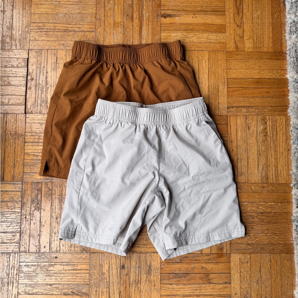 2 for 1

Boys All in Motion
1 off white and 1 bronze 
Size M (8)